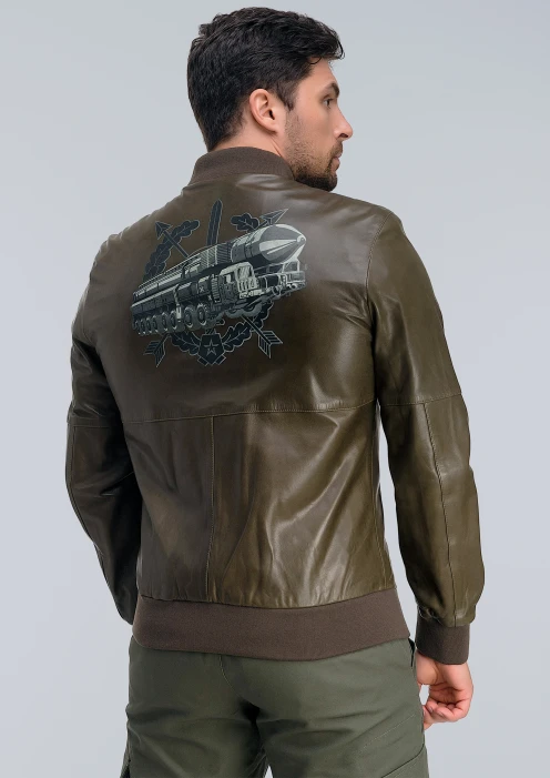Купить куртка-бомбер кожаная «рвсн» коричневый-хаки в интернет-магазине ArmRus по выгодной цене. - изображение 2