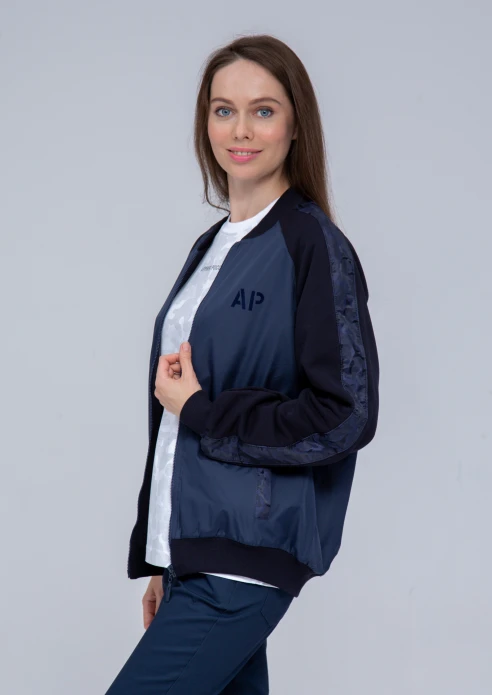 Купить куртка-бомбер женская «ар» синяя в Москве с доставкой по РФ - изображение 3