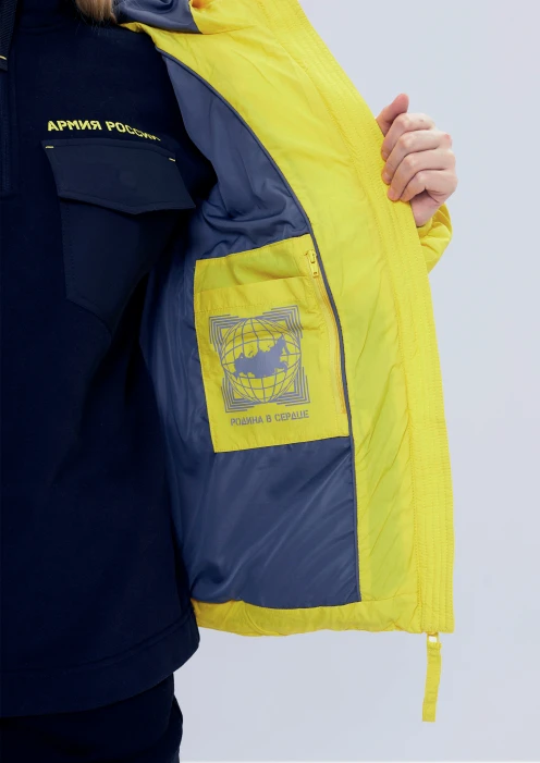 Купить куртка зимняя женская «родина в сердце» желтая в Москве с доставкой по РФ - изображение 4
