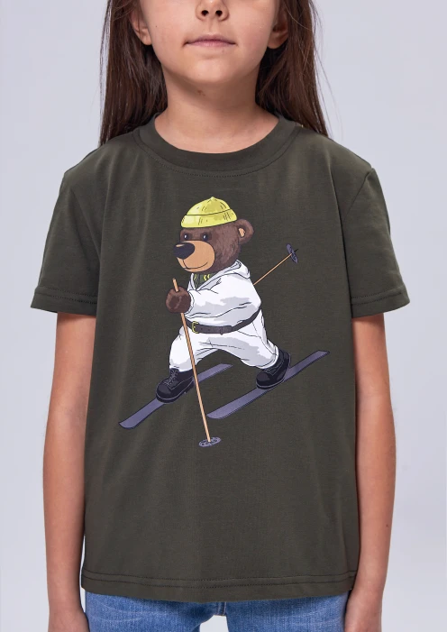 Купить футболка детская «медведь-лыжник» хаки в интернет-магазине ArmRus по выгодной цене. - изображение 3