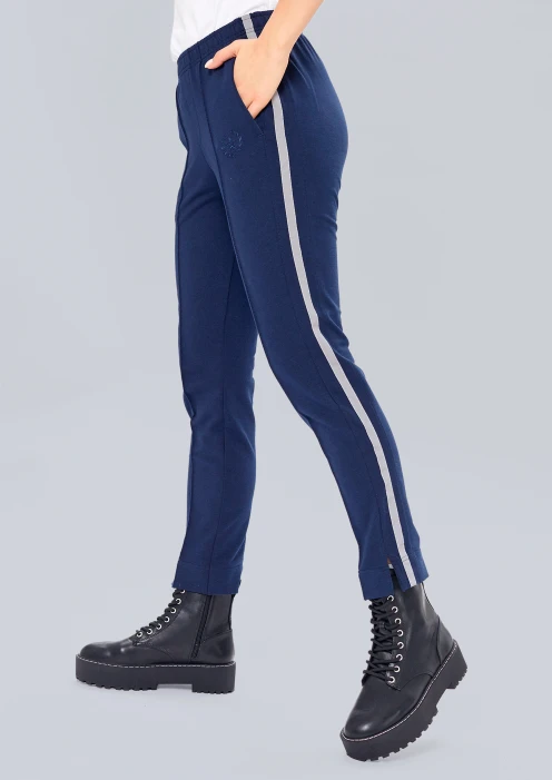 Купить брюки спортивные женские «армия россии» синие в Москве с доставкой по РФ - изображение 3