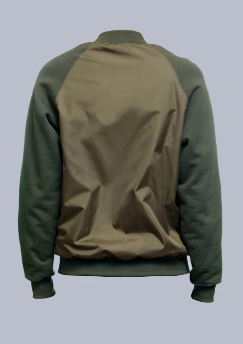 Купить куртка-бомбер женская «ар» зеленая в Москве с доставкой по РФ - изображение 4